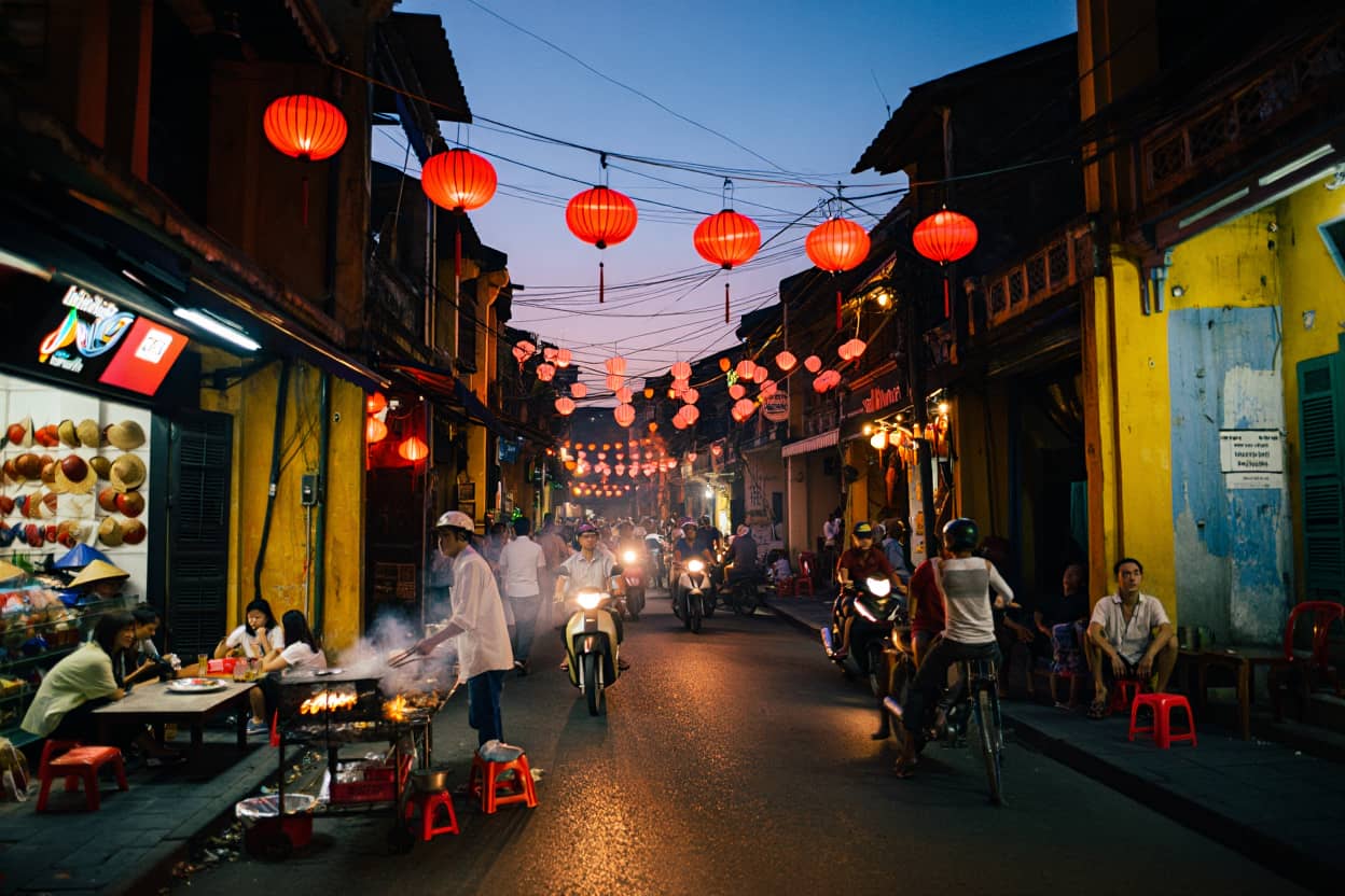 Hanoi Old Quarter Guide: What to See, Eat, and Avoid