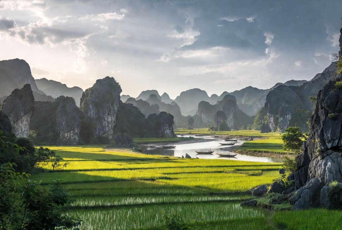 Ninh Binh Day Trip or Overnight Stay: Which Is Better?